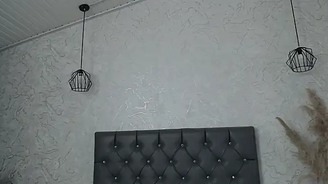 Snapshot of Sabriinaa_Foxx chatting on April 2026 01:05:01 PM Sabriinaa Foxx online show from April 2026 01:05:01 PM