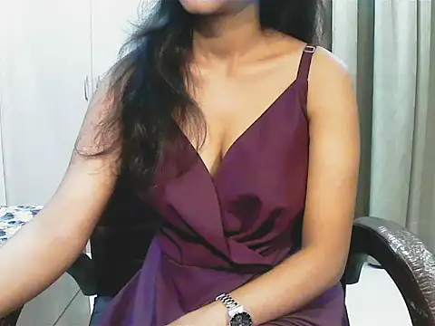 short girl  online show from November 2025 04:35:01 PM