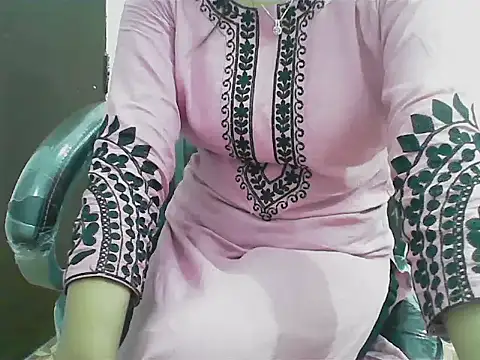 short girl  online show from March 2026 05:06:01 PM