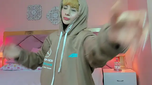 ChloeLaurentt online show from February 2026 01:58:02 PM