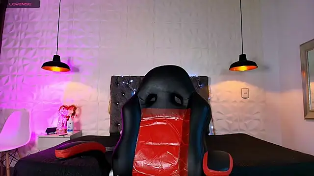 Snapshot of susan_dl chatting on April 2026 05:28:01 PM susan dl online show from April 2026 05:28:01 PM