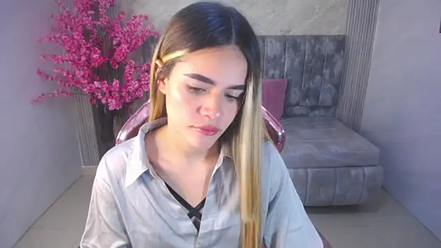 lilith4 s online show from October 2025 08:17:01 PM