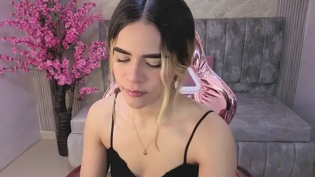 lilith4 s online show from October 2025 08:22:01 PM