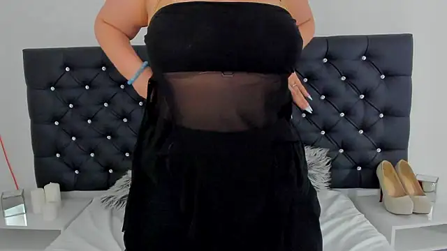 LunaWetPussy online show from May 2026 04:03:01 PM