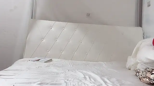 feifei1234 online show from November 2025 01:06:02 AM