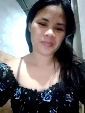 Snapshot of sweet_bella16 chatting on October 2025 11:35:01 AM sweet bella16 online show from October 2025 11:35:01 AM