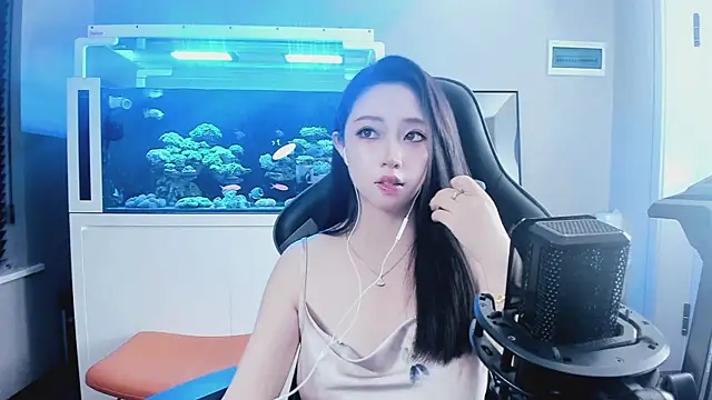 Snapshot of Keke-Bai chatting on October 2025 11:29:02 AM Keke-Bai online show from October 2025 11:29:02 AM