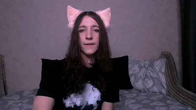 SilverMuse  online show from October 2025 02:20:01 AM