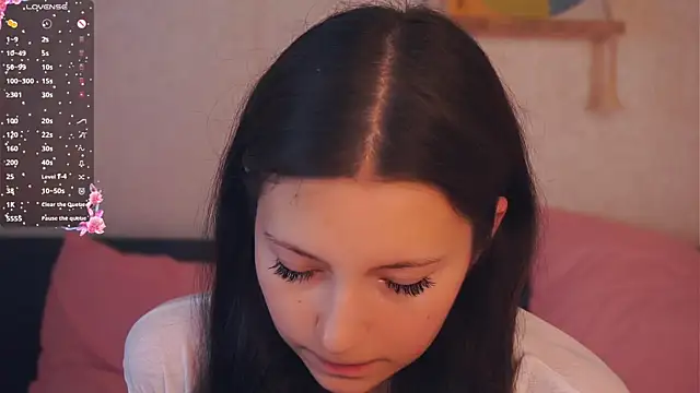 Snapshot of GabrielleLynchard chatting on October 2025 07:18:01 PM GabrielleLynchard online show from October 2025 07:18:01 PM