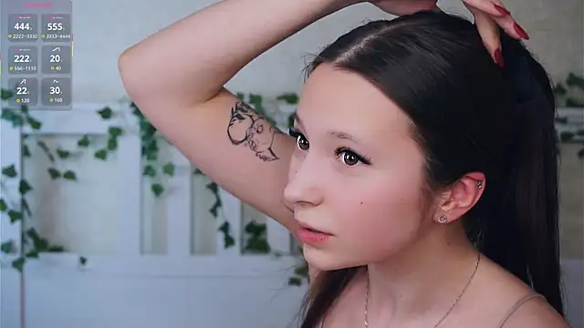 Snapshot of GabrielleLynchard chatting on March 2026 10:57:02 PM GabrielleLynchard online show from March 2026 10:57:02 PM