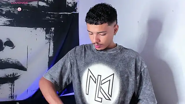 Avaggi online show from September 2025 10:25:02 PM