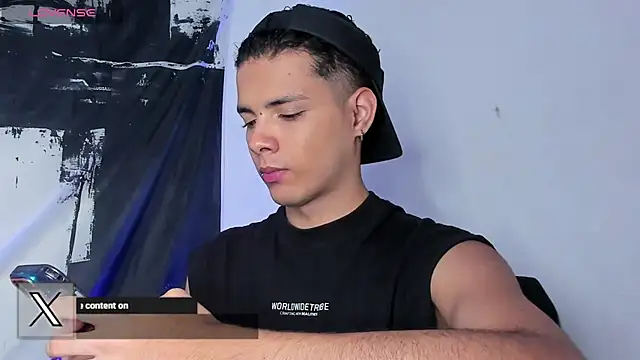 Avaggi online show from November 2025 08:42:02 PM