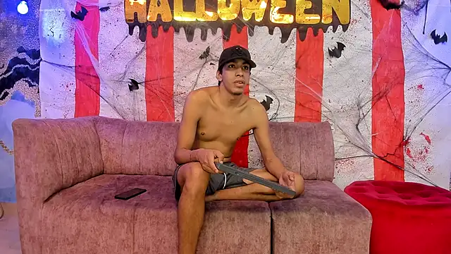 Juicy Creww online show from October 2025 09:11:04 AM