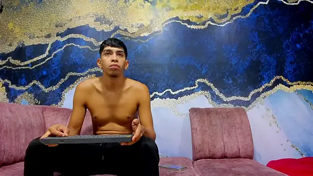 Juicy Creww online show from November 2025 08:36:02 AM