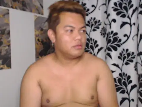 Snapshot of Gayasianzowe chatting on September 2025 04:03:01 AM Gayasianzowe online show from September 2025 04:03:01 AM