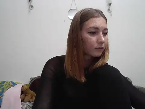 Lysorah online show from November 2025 05:58:02 PM