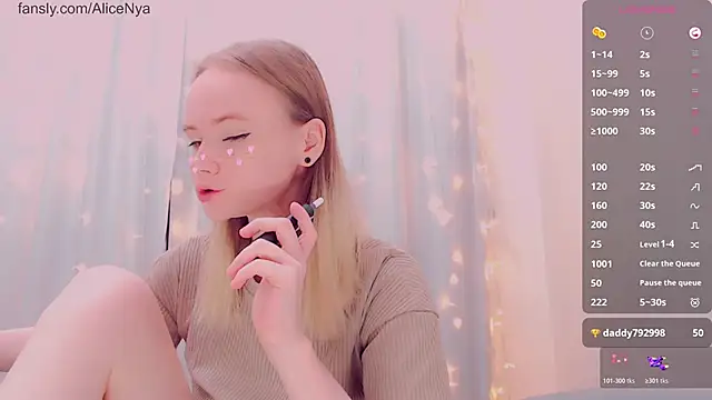 Snapshot of AliceNya_cute chatting on January 2026 05:01:01 AM AliceNya cute online show from January 2026 05:01:01 AM