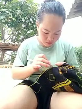 emilyzz online show from April 2026 08:41:01 AM