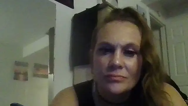 Ariasweetaspie online show from October 2025 08:00:02 PM