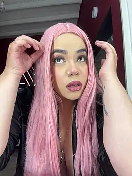 krisstenSantos online show from January 2026 01:49:01 PM