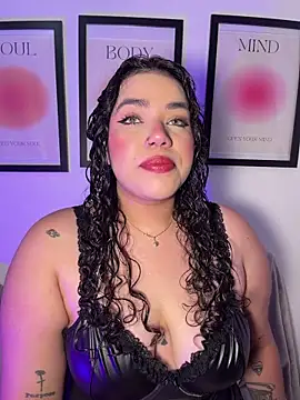 krisstenSantos online show from June 2026 03:22:01 PM