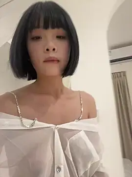 qiqi x online show from January 2026 12:33:02 PM