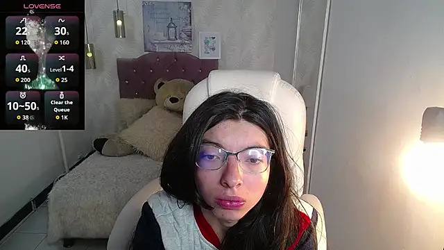 alllyson  online show from November 2025 07:46:01 PM