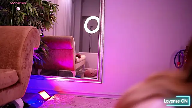 Snapshot of SiennaJayden chatting on January 2026 06:33:01 PM SiennaJayden online show from January 2026 06:33:01 PM