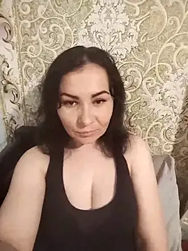 Mia24Blove online show from May 2026 05:53:02 PM