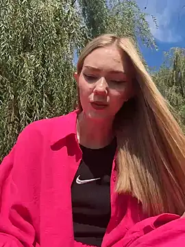 MilaMoone online show from September 2025 07:32:01 AM