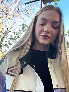 MilaMoone online show from November 2025 11:45:01 AM