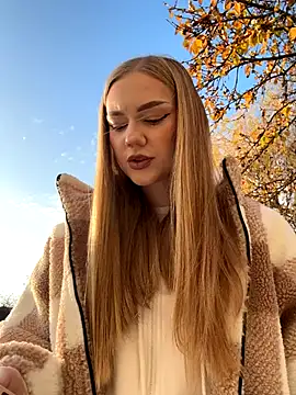 MilaMoone online show from November 2025 12:19:02 PM