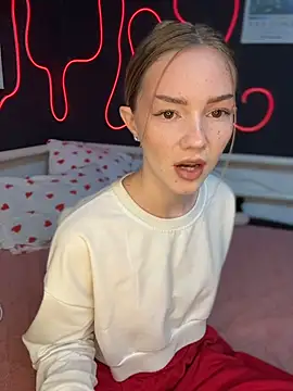 MilaMoone online show from April 2026 11:15:01 AM