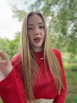 MilaMoone online show from May 2026 11:26:01 AM