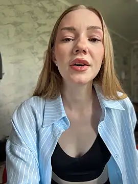 MilaMoone online show from May 2026 12:14:02 PM