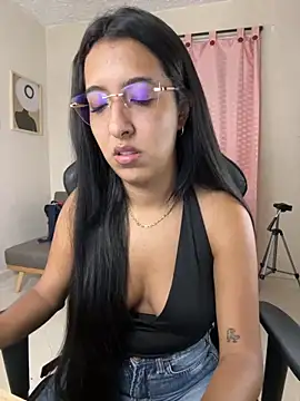 Snapshot of Valerygomez02 chatting on October 2025 09:35:02 PM Valerygomez02 online show from October 2025 09:35:02 PM