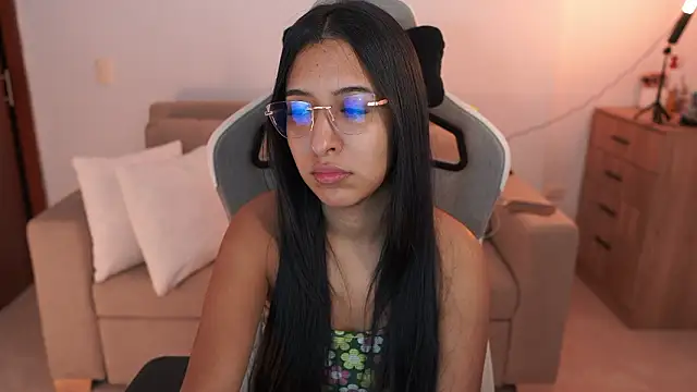 Valerygomez02 online show from March 2026 01:48:02 PM