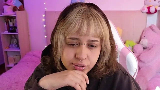 NekoWaifu online show from March 2026 02:33:02 PM