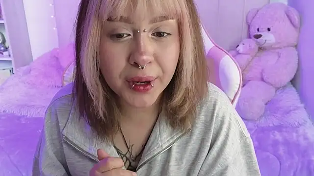 NekoWaifu online show from May 2026 04:04:02 PM