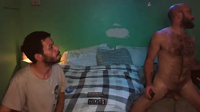 Snapshot of versatilevortex chatting on October 2025 12:20:02 AM versatilevortex online show from October 2025 12:20:02 AM