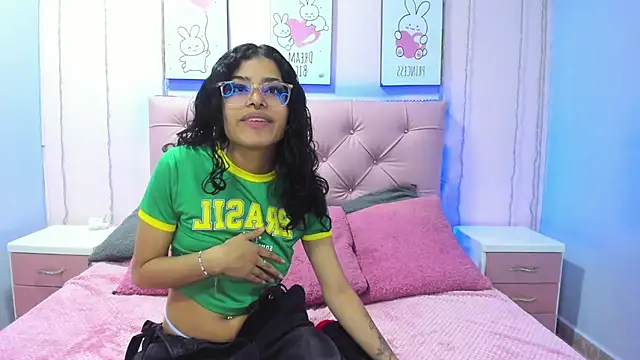 Snapshot of Issaa_Tyler chatting on October 2025 02:56:01 AM Issaa Tyler online show from October 2025 02:56:01 AM