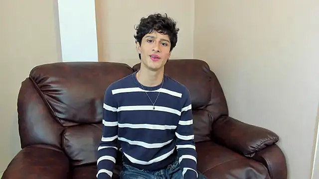 Snapshot of Xam_Collen chatting on December 2025 05:10:02 PM Xam Collen online show from December 2025 05:10:02 PM