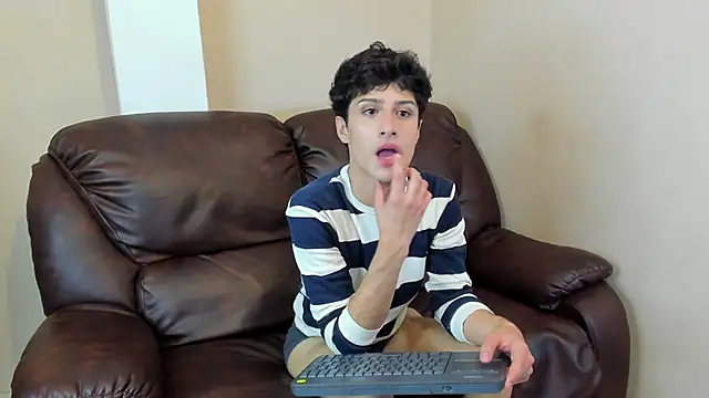 Snapshot of Xam_Collen chatting on January 2026 07:48:02 PM Xam Collen online show from January 2026 07:48:02 PM