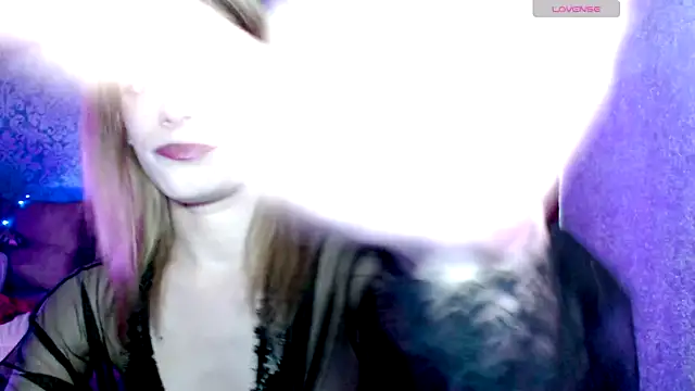 Kate  Loves online show from April 2026 07:17:02 PM