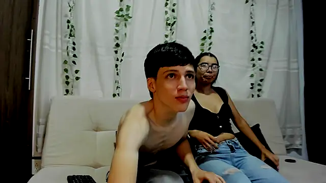 Snapshot of mya_goth chatting on September 2025 02:14:01 AM mya goth online show from September 2025 02:14:01 AM
