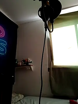 Mikaaa97 online show from February 2026 12:06:01 PM