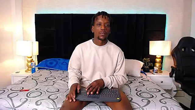 SkylerBigxxx online show from May 2026 04:40:01 AM