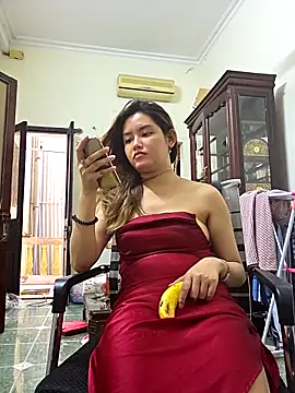 Snapshot of MaiHoang2k chatting on October 2025 05:05:02 AM MaiHoang2k online show from October 2025 05:05:02 AM