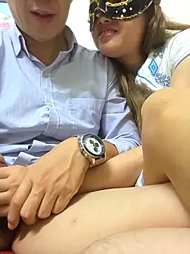 Snapshot of MaiHoang2k chatting on October 2025 03:33:02 PM MaiHoang2k online show from October 2025 03:33:02 PM