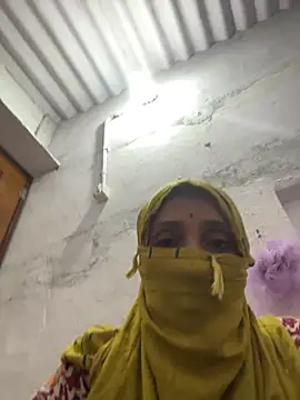 sweetreddy-02 online show from October 2025 01:45:02 PM